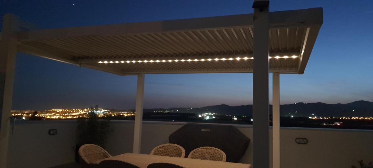 Baviera Hills Holiday Apartment กาเลตา เด เวเลซ ภายนอก รูปภาพ